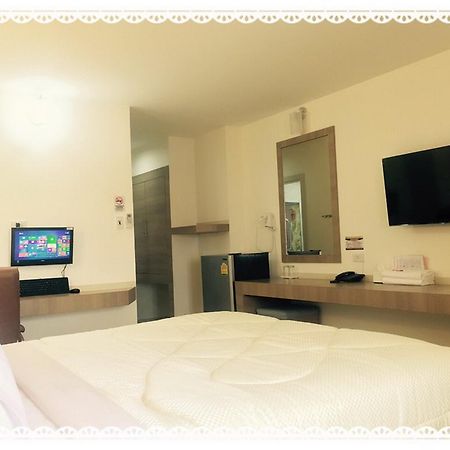 P.A. Thani Hotel Nakhon Sawan Exterior foto