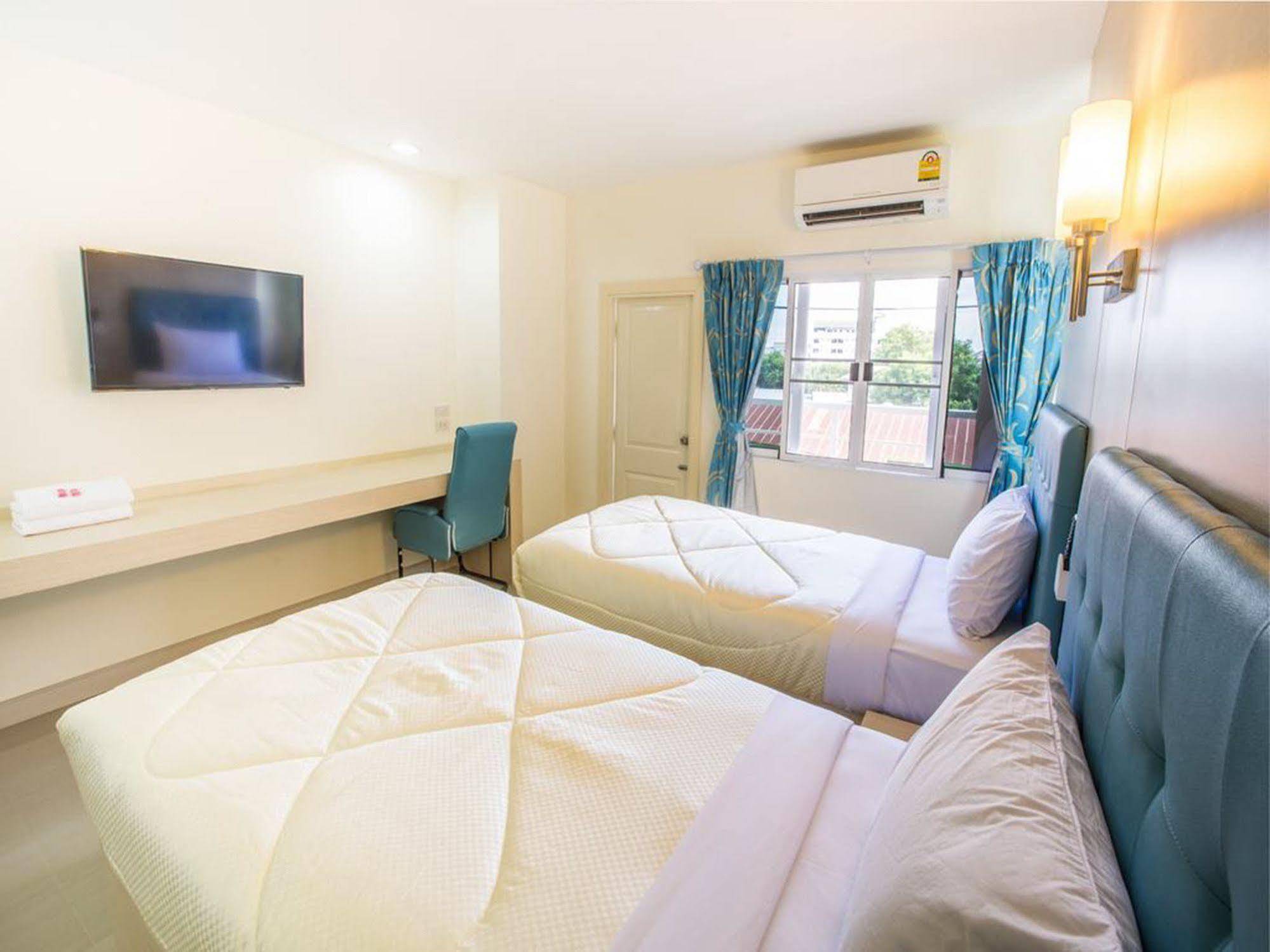 P.A. Thani Hotel Nakhon Sawan Exterior foto